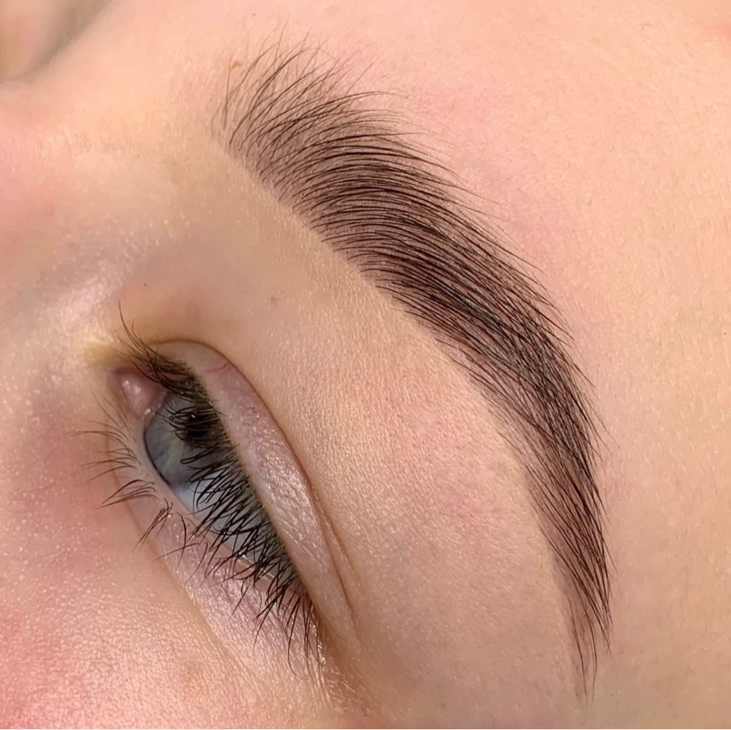 КОРРЕКЦИЯ БРОВЕЙ( воск/пинцет) + АРХИТЕКТУРА БРОВЕЙ(хна/краска).