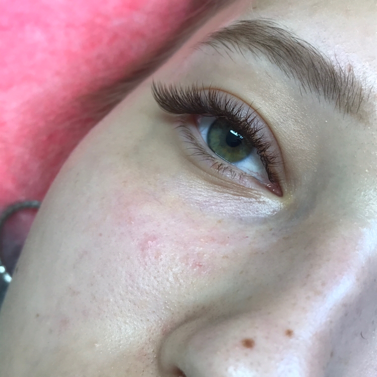 Наращивание ресниц 2D объем