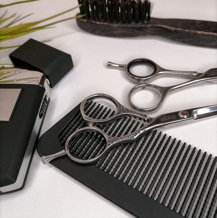 Стрижка волос