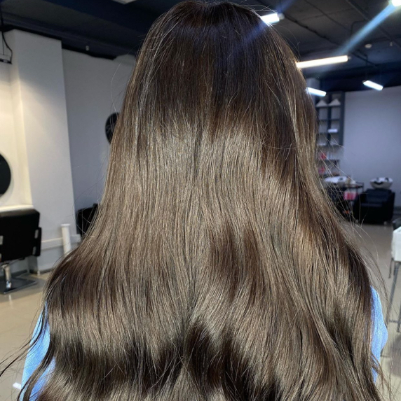 Окрашивние корней в один тон