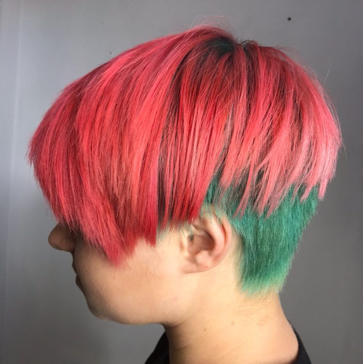 Окрашивание волос  от темного цвета к светлому короткая длина