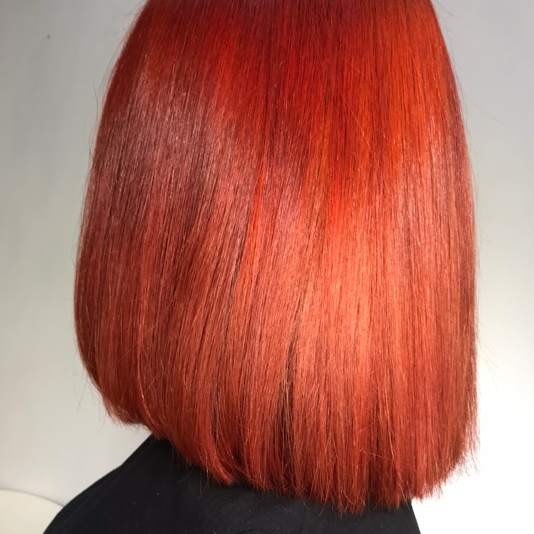 Окрашивание волос в один тон. Средняя длина