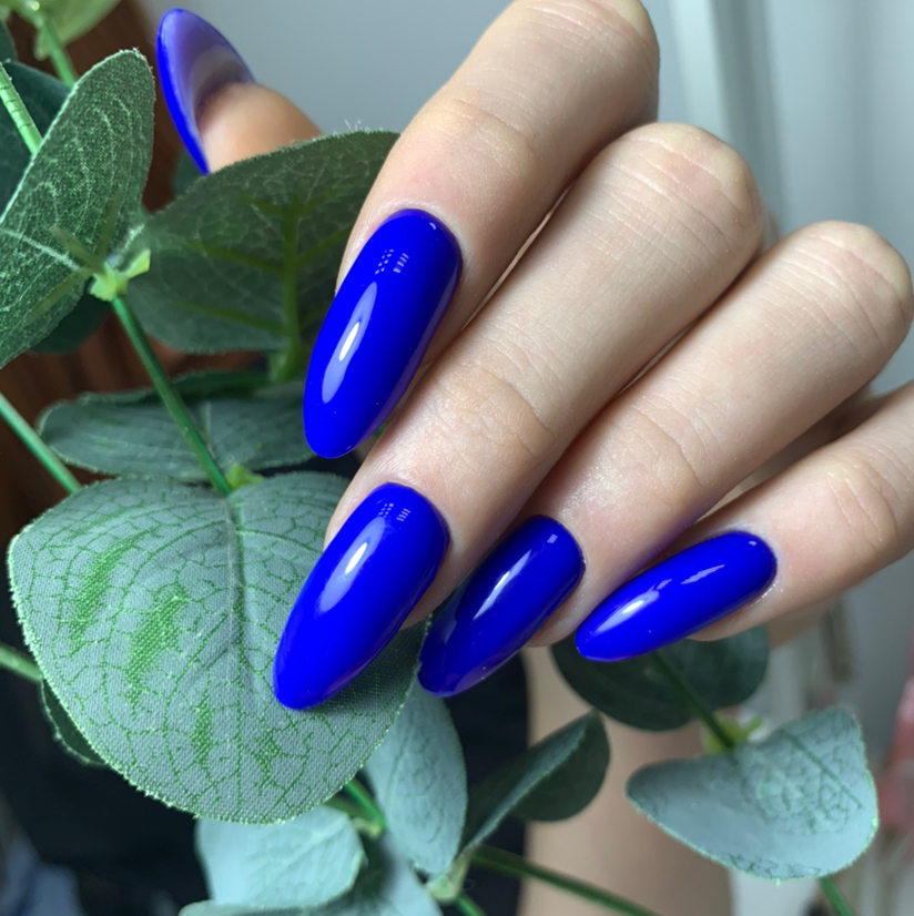 Коррецкция  нарощенных ногтей один тон ( дополнительный дизайн оплачивается отдельно)