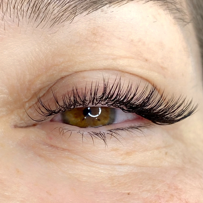 Наращивание ресниц «классика 1д»