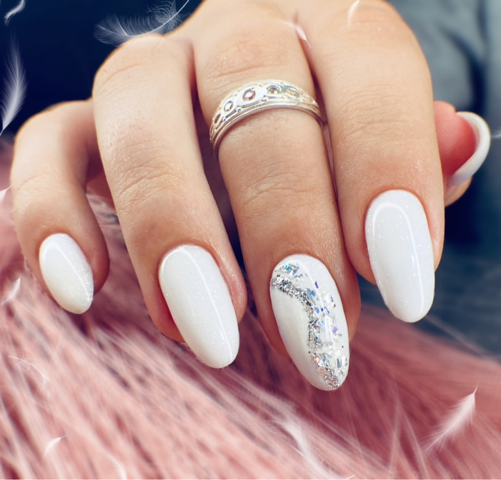 Маникюр с покрытием гель-лак