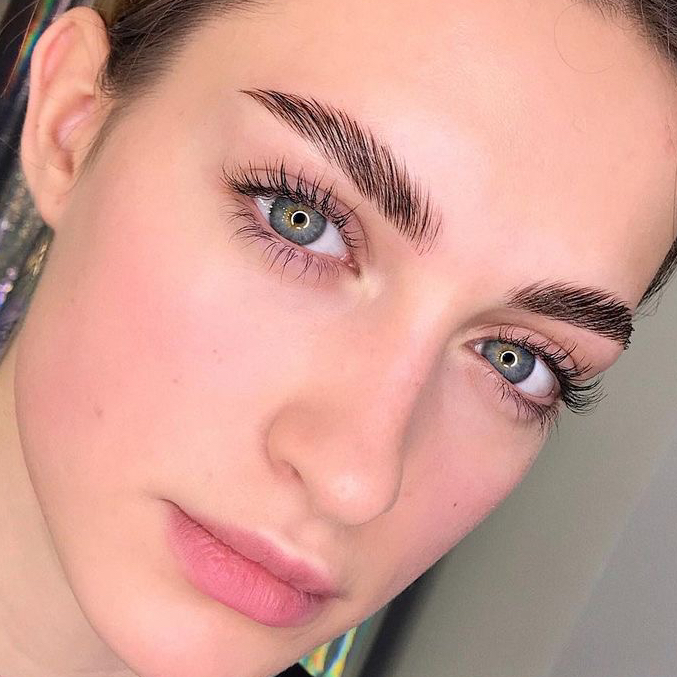 Коррекция бровей и окрашивание хной
