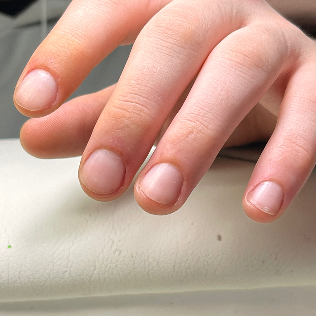 Аппаратный  или комбинированный маникюр