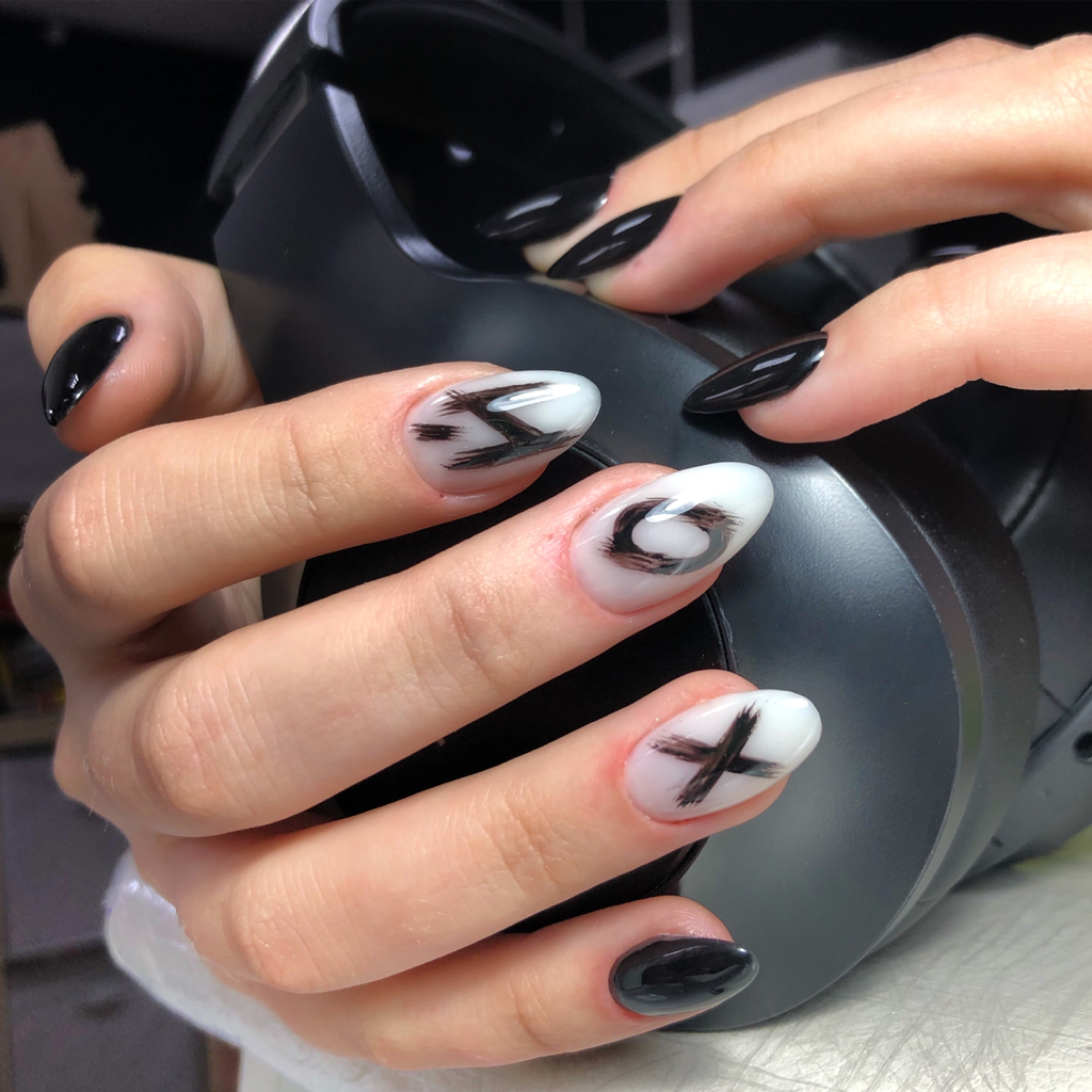 Наращивание гелевые типсы + цветной гель в один тон