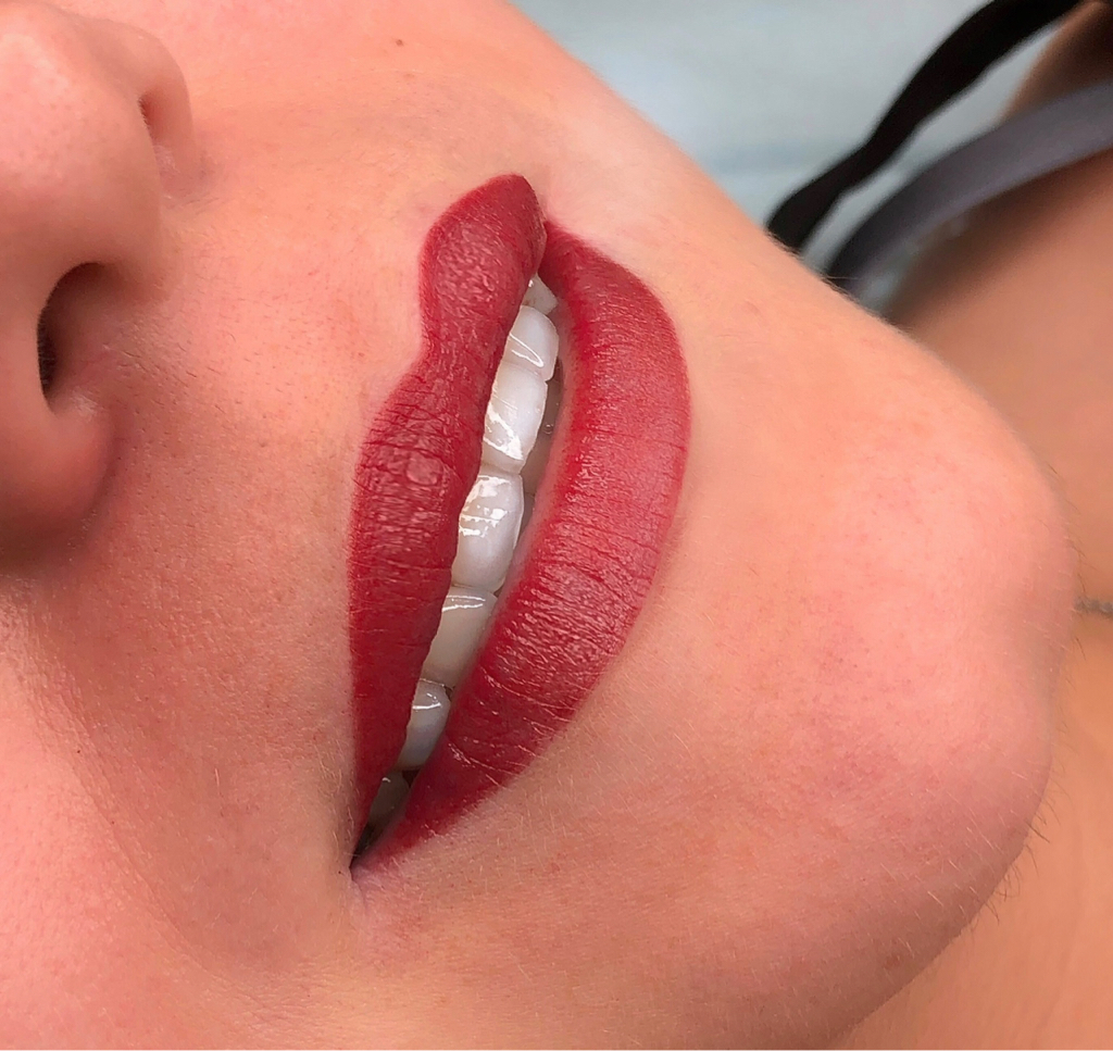 Перманентный макияж губ