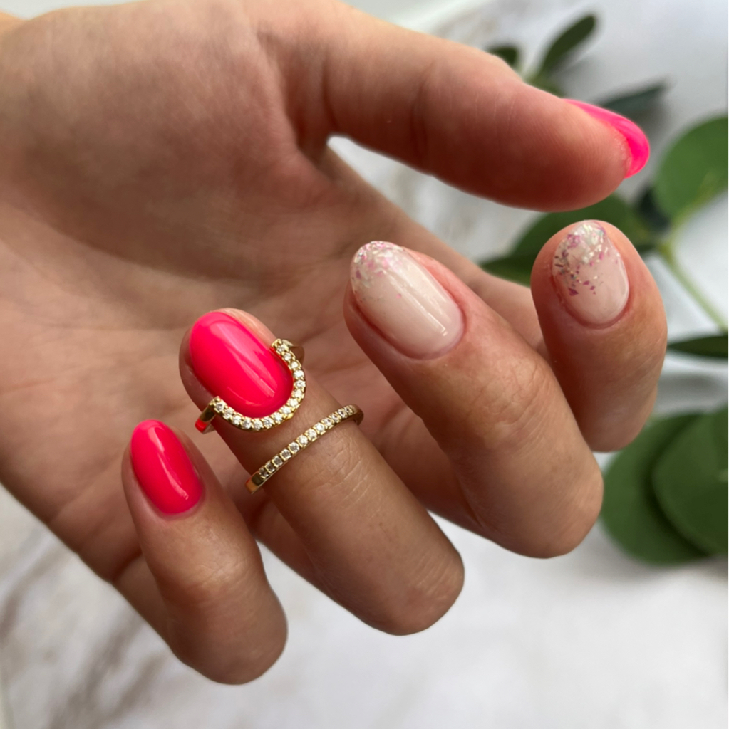 Маникюр + гель лак (легкий дизайн)