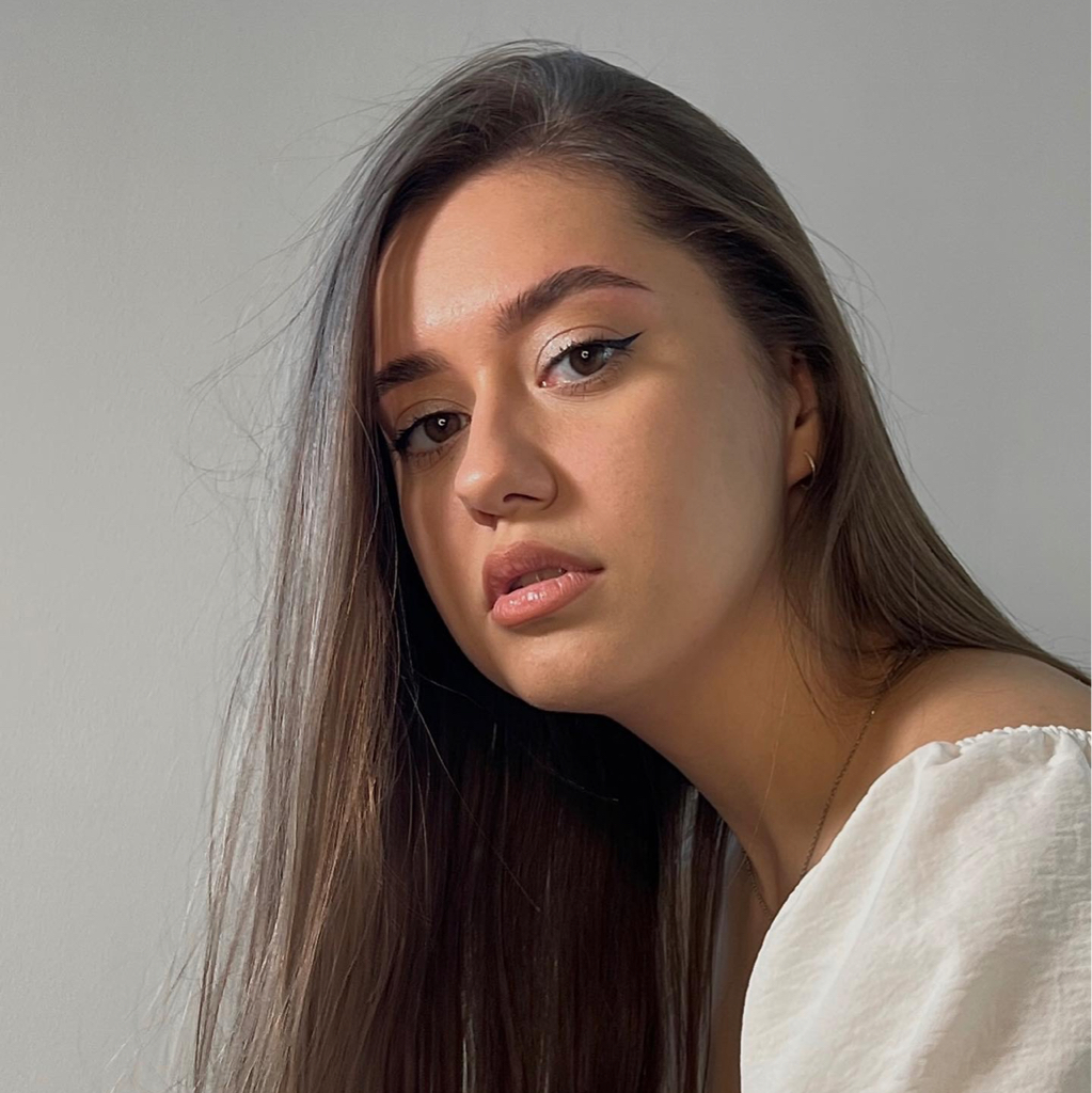 Коррекция и окрашивание бровей