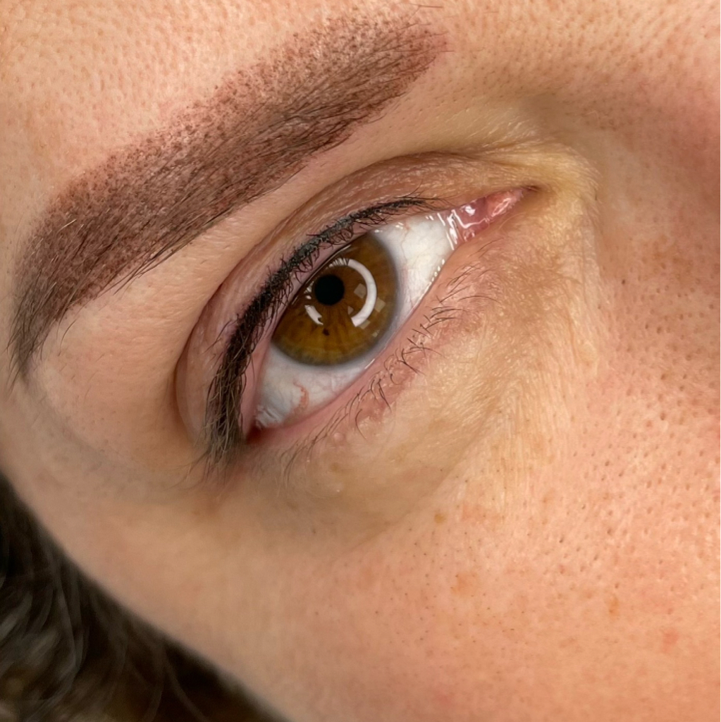 Перманентный макияж межресничного пространства