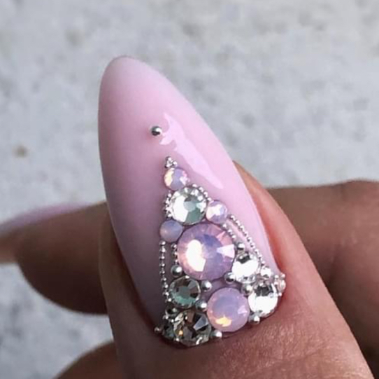 Nagu remonts  Ремонт ногтя