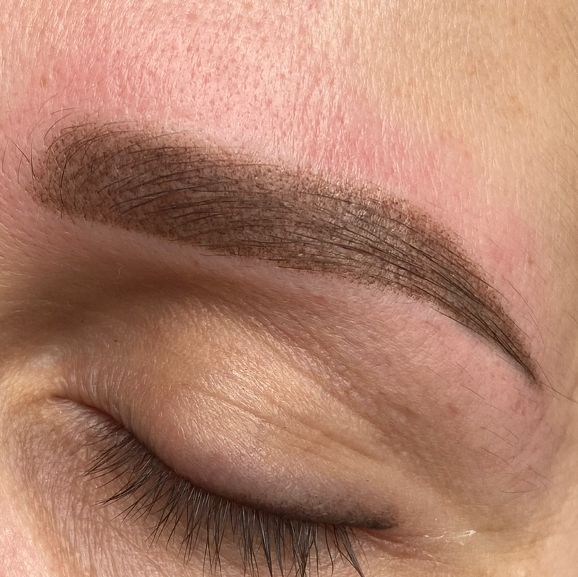 Перманентный макияж бровей