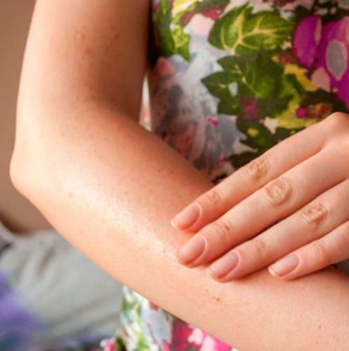 Депиляция воском: руки полностью