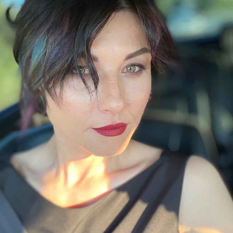 Елена Леонова