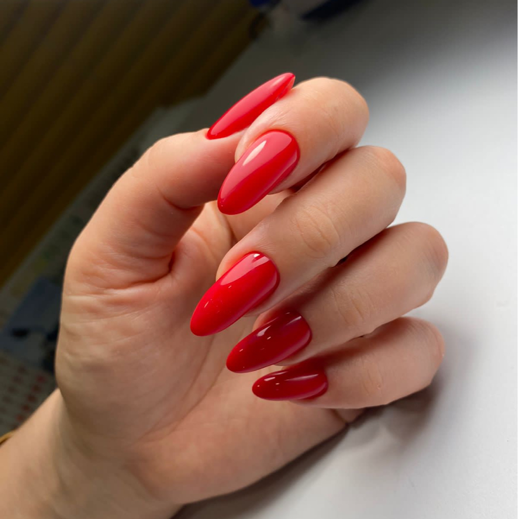 Наращивание ногтей «цвет»