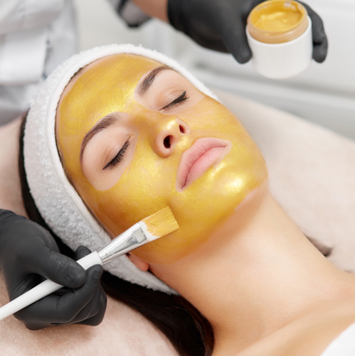 ЛИФТИНГ+ГЛАДКОСТЬ Пилинг ретиноловый ( желтый) +чистка лицо+шея
+набор кремов