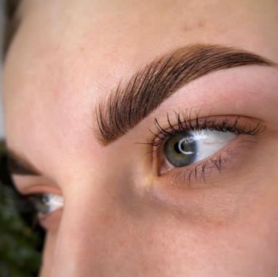 Ламинирование бровей