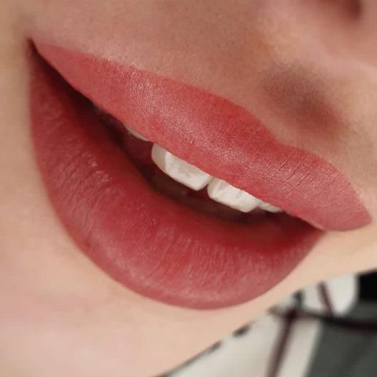 Востановление природного цвета губ