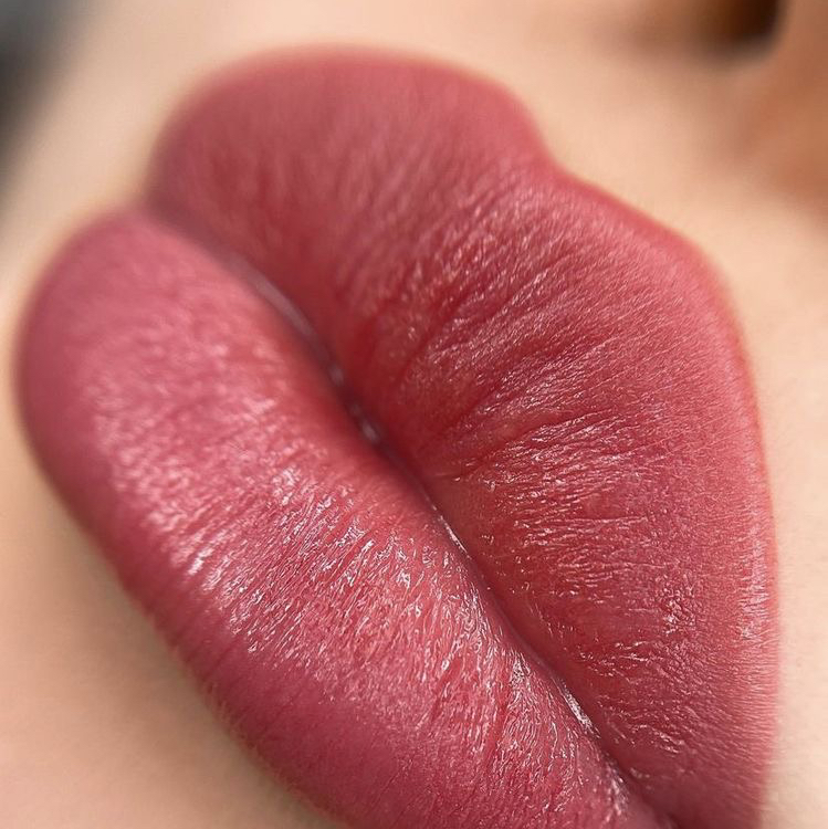 Акварельная техника губ