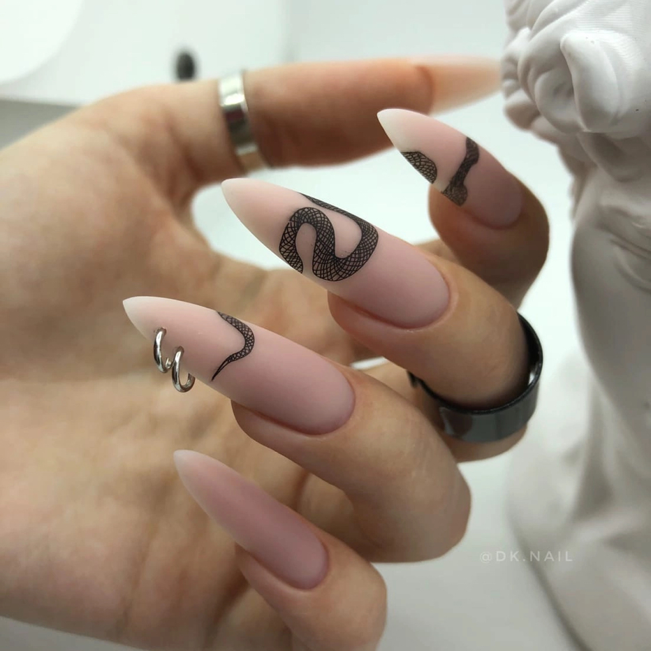 Наращивание ногтей