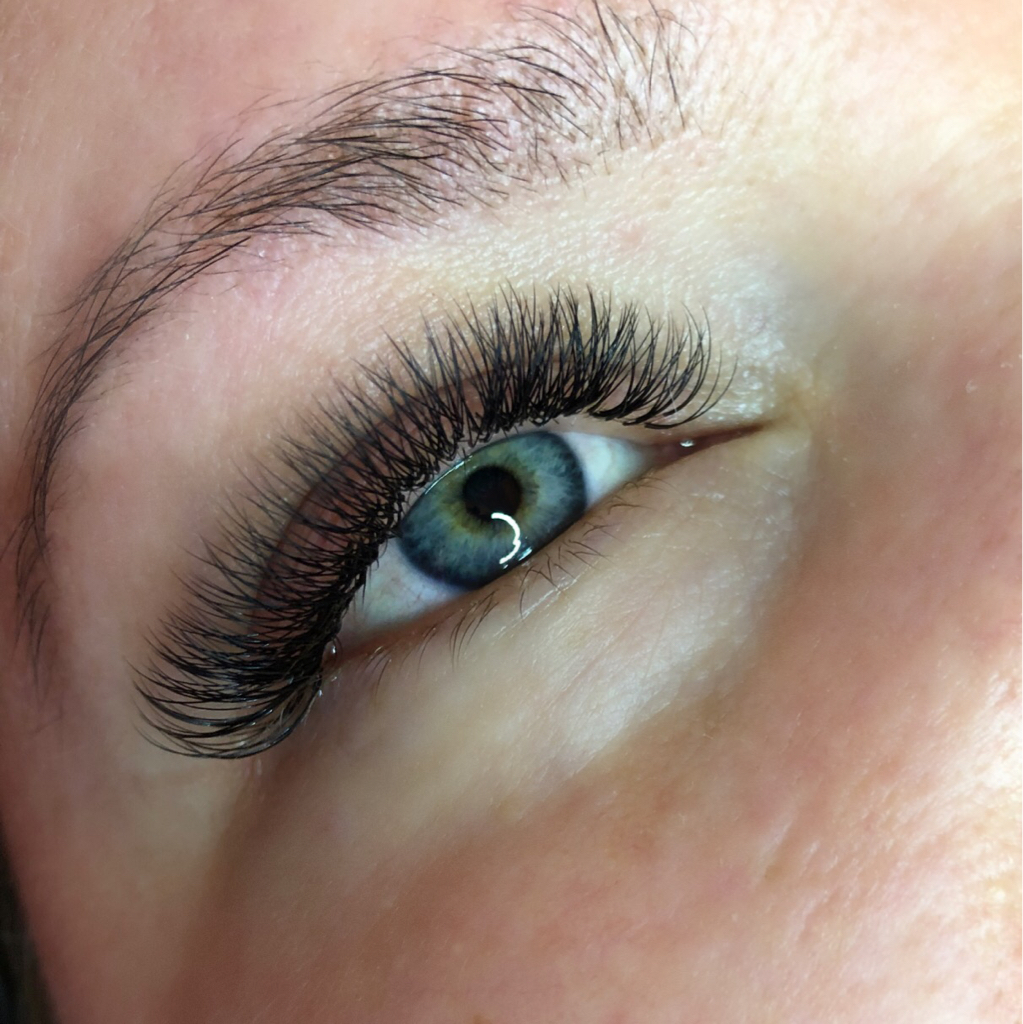 Наращивание ресниц 2Д