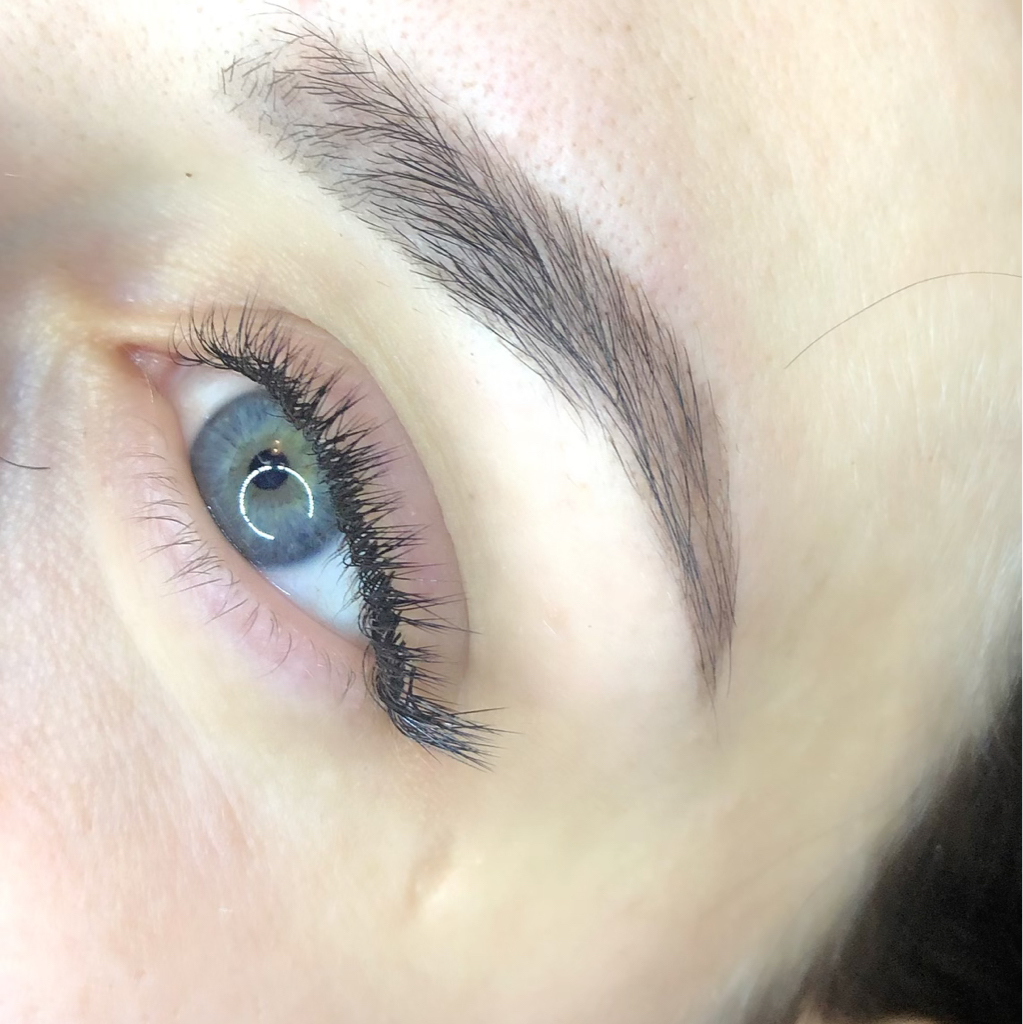 Наращивание ресниц 1,5д