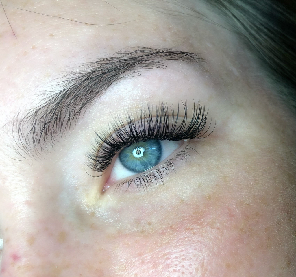 Наращивание ресниц классика