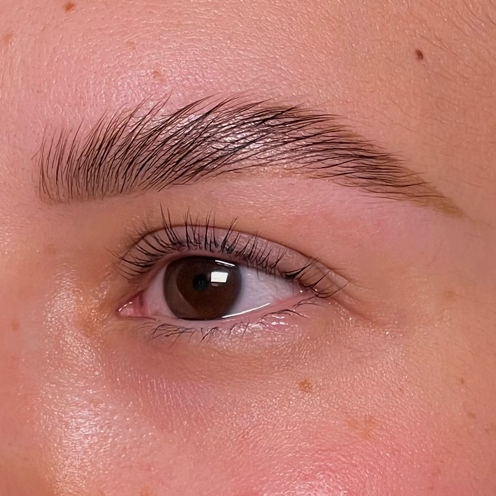 Долговременная укладка бровей