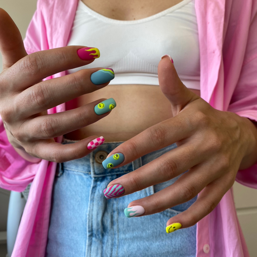 Маникюр + укрепление гелем + покрытие + дизайн до 4х ногтей