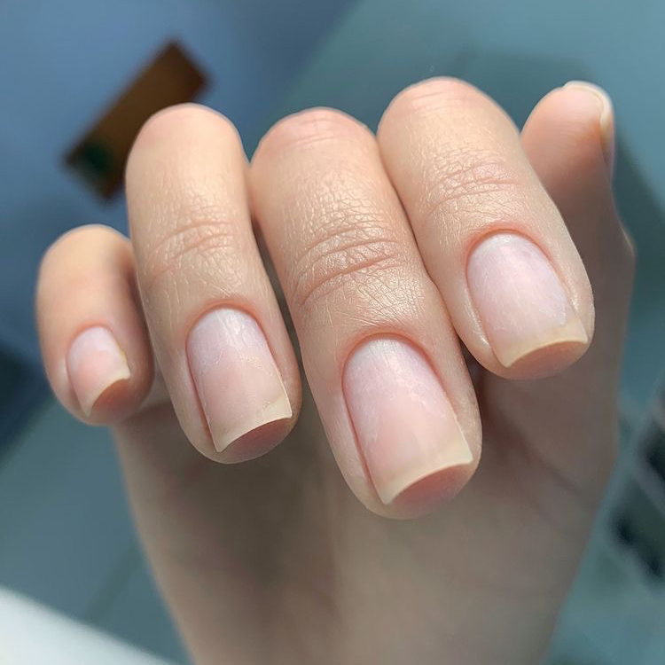 Комбинированный маникюр без покрытия