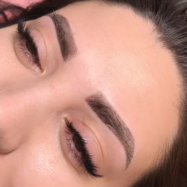 Перманентный макияж бровей