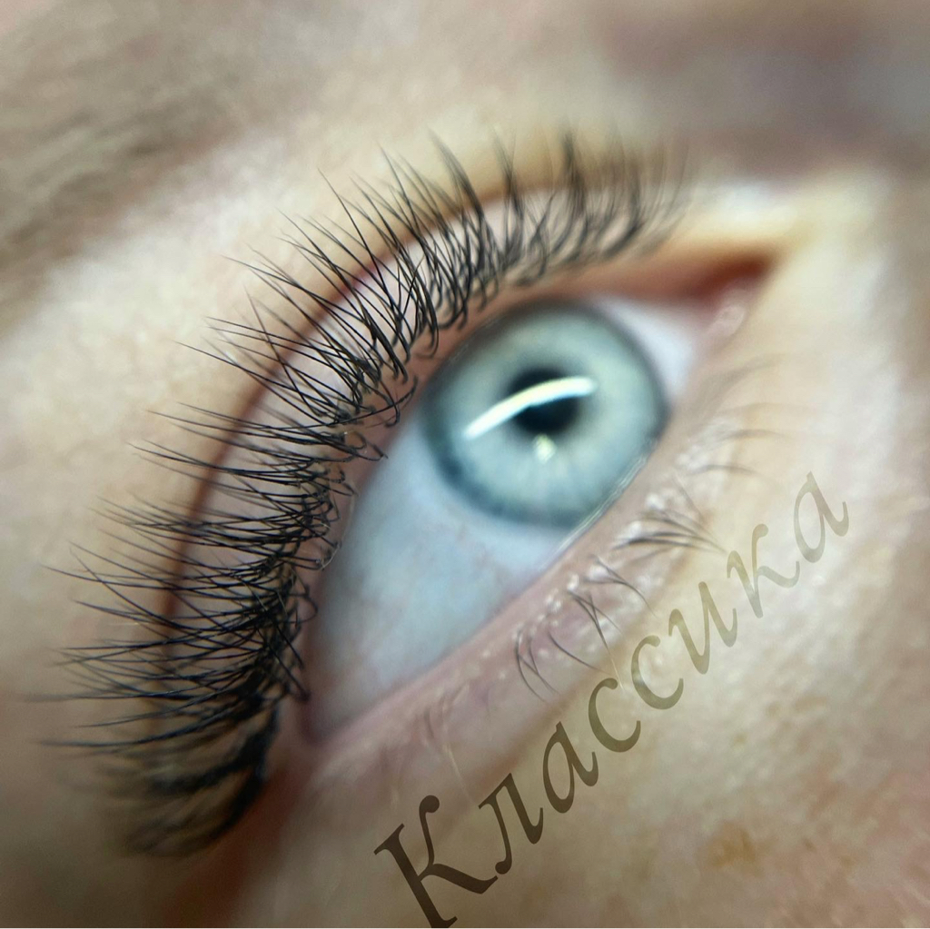 Наращивание ресниц в классическом исполнении