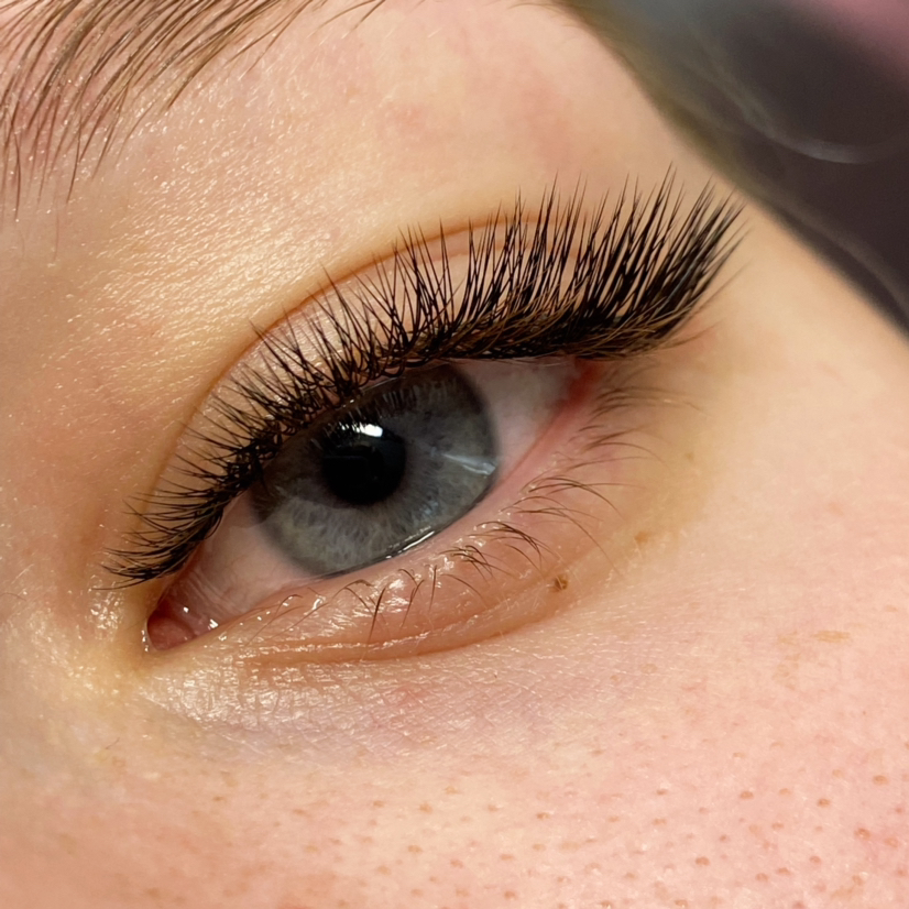 Наращивание ресниц 2D