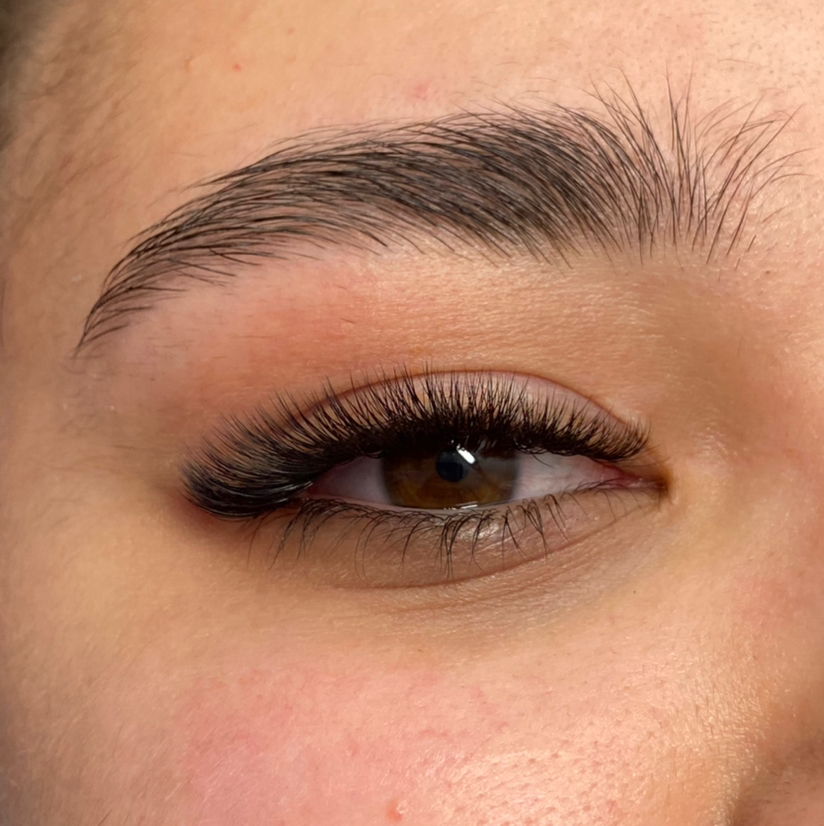 Наращивание ресниц 3D