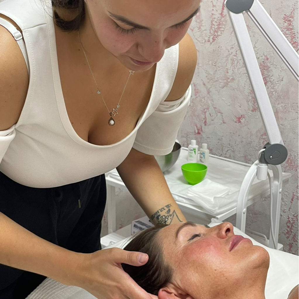 Массаж лица классический