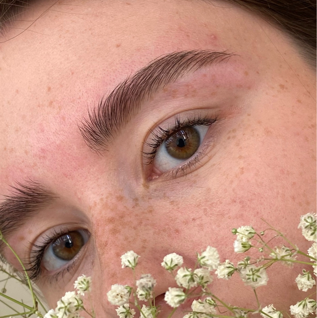 КОРРЕКЦИЯ+ПРОРЕЖИВАНИЕ бровей