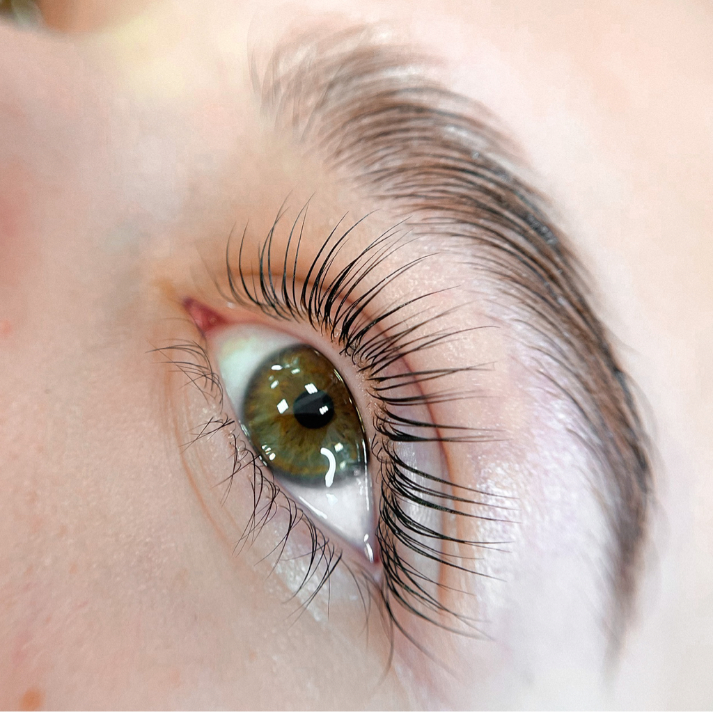 Ламинирование ресниц с окрашиванием