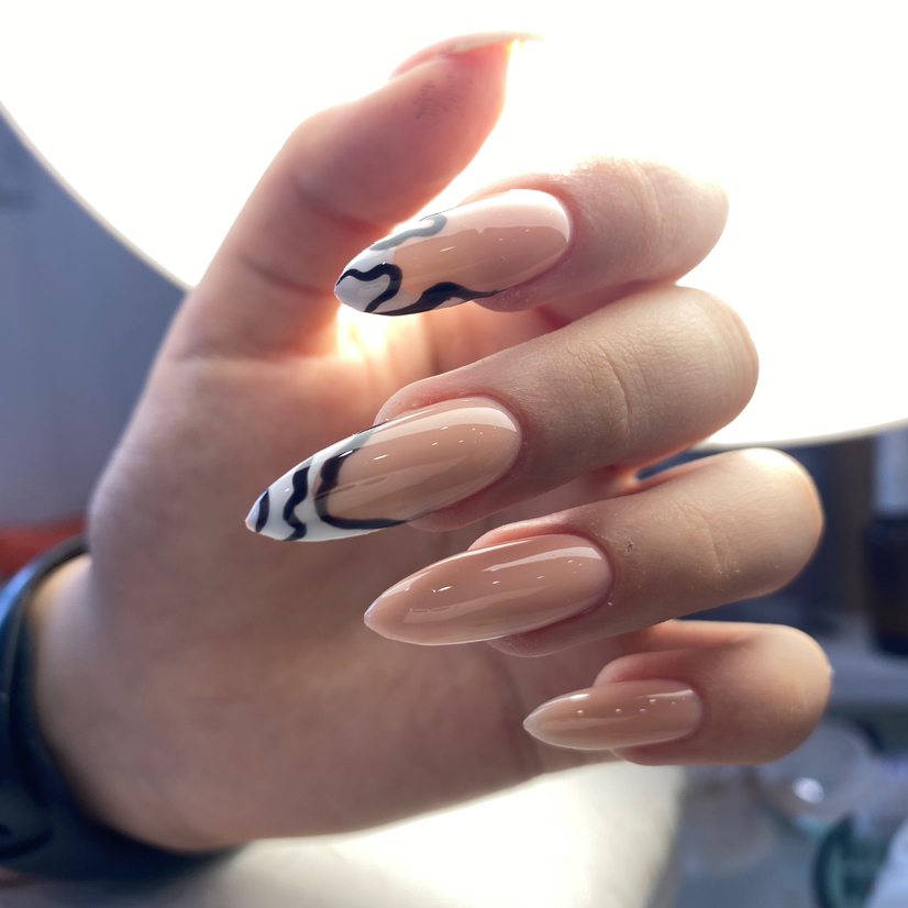 Маникюр с укреплением гелем