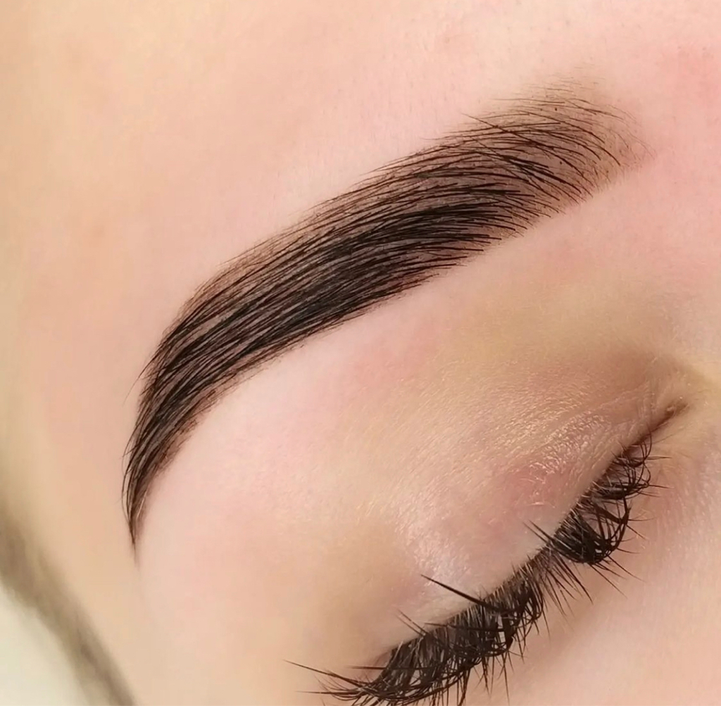 Окрашивание бровей