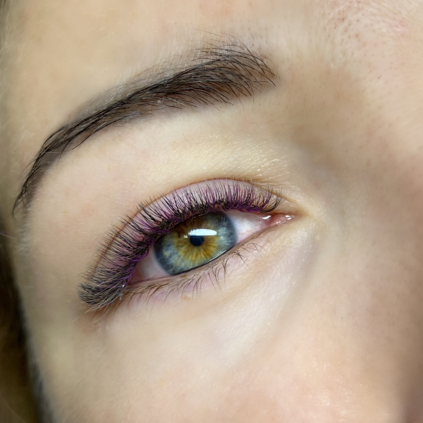 Декор цветными ресницами