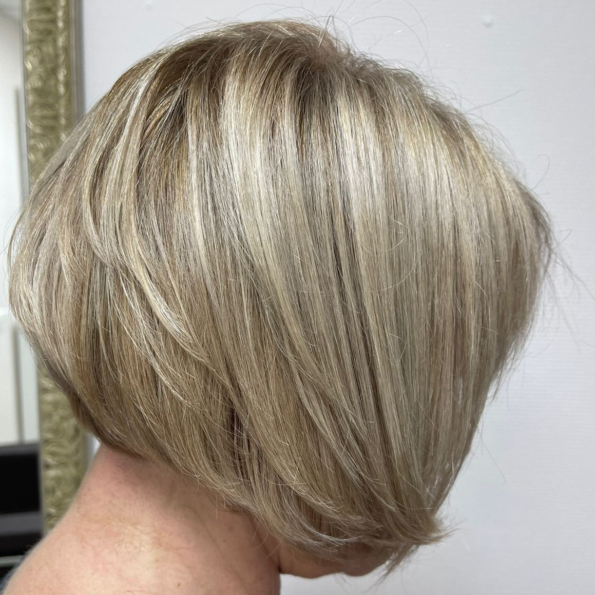 Женская стрижка (короткие )