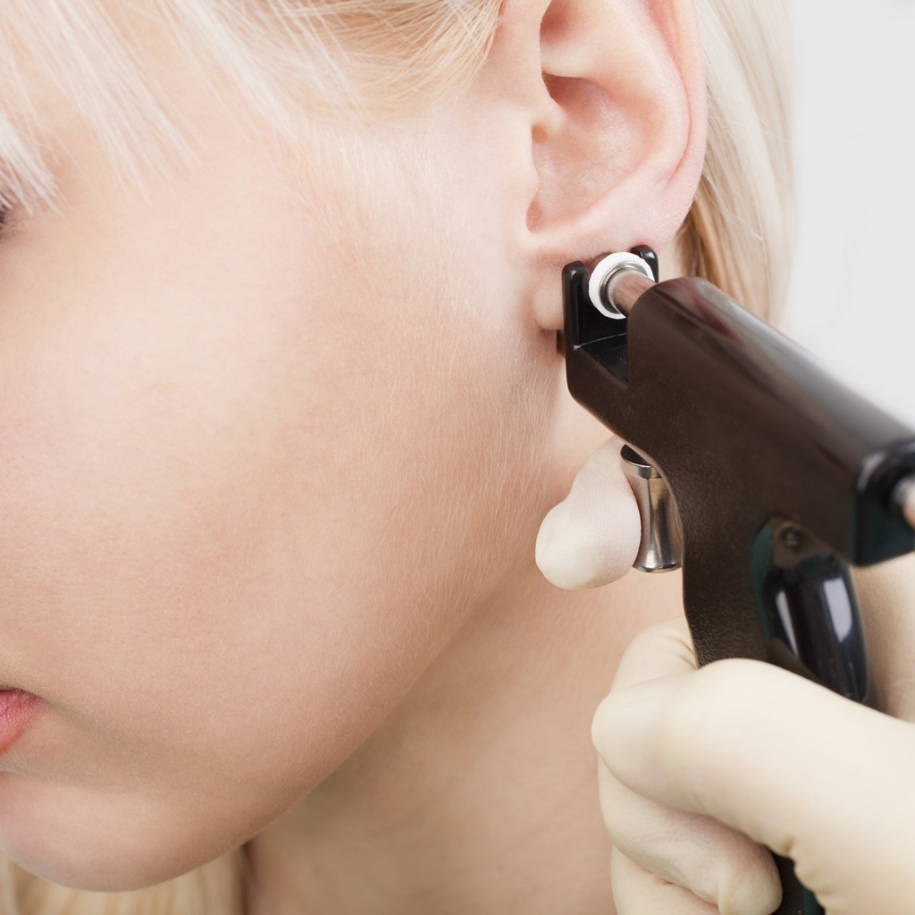 Прокол ушей