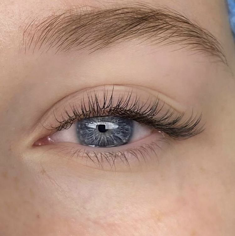 Наращивание ресниц классика 1D