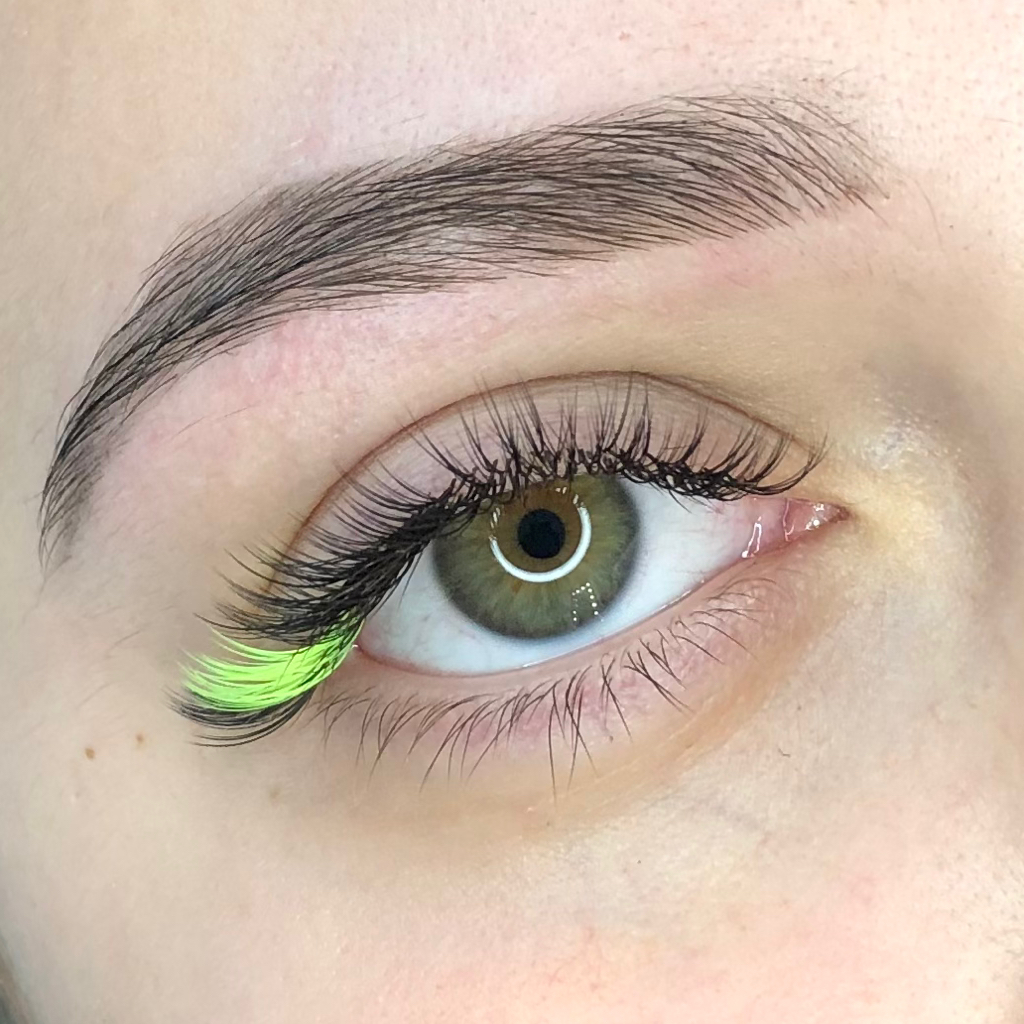 Наращивание ресниц 3D