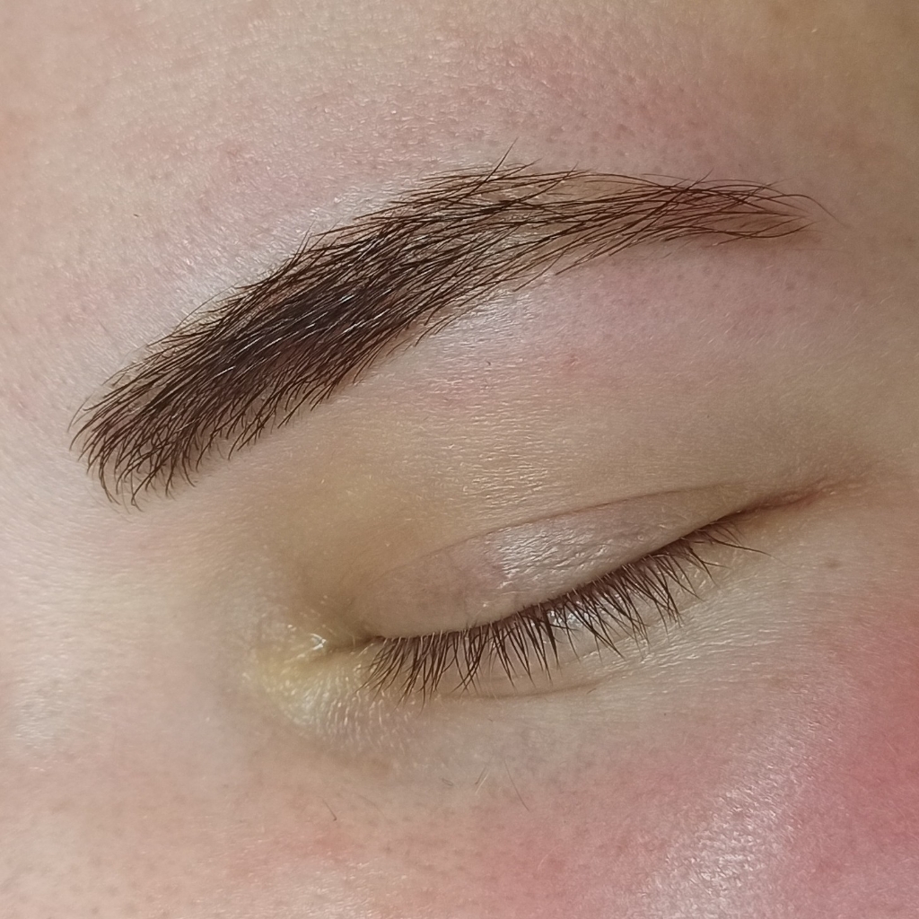 Оформление бровей (коррекция и окрашивание)