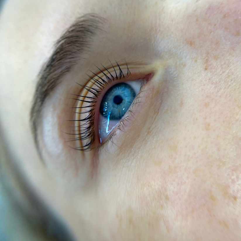 Ламинирование ресниц(окрашивание +ботокс)