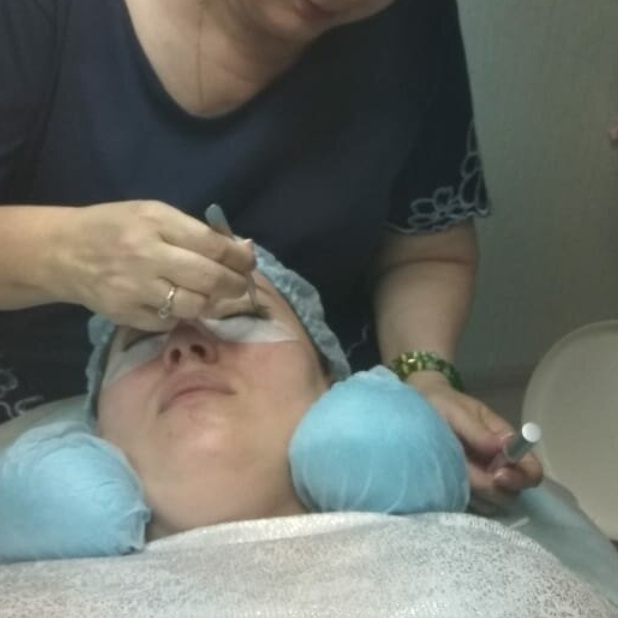 Осветление бровей, или ресниц