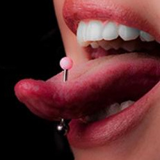 Пирсинг языка Без стоимости украшения.